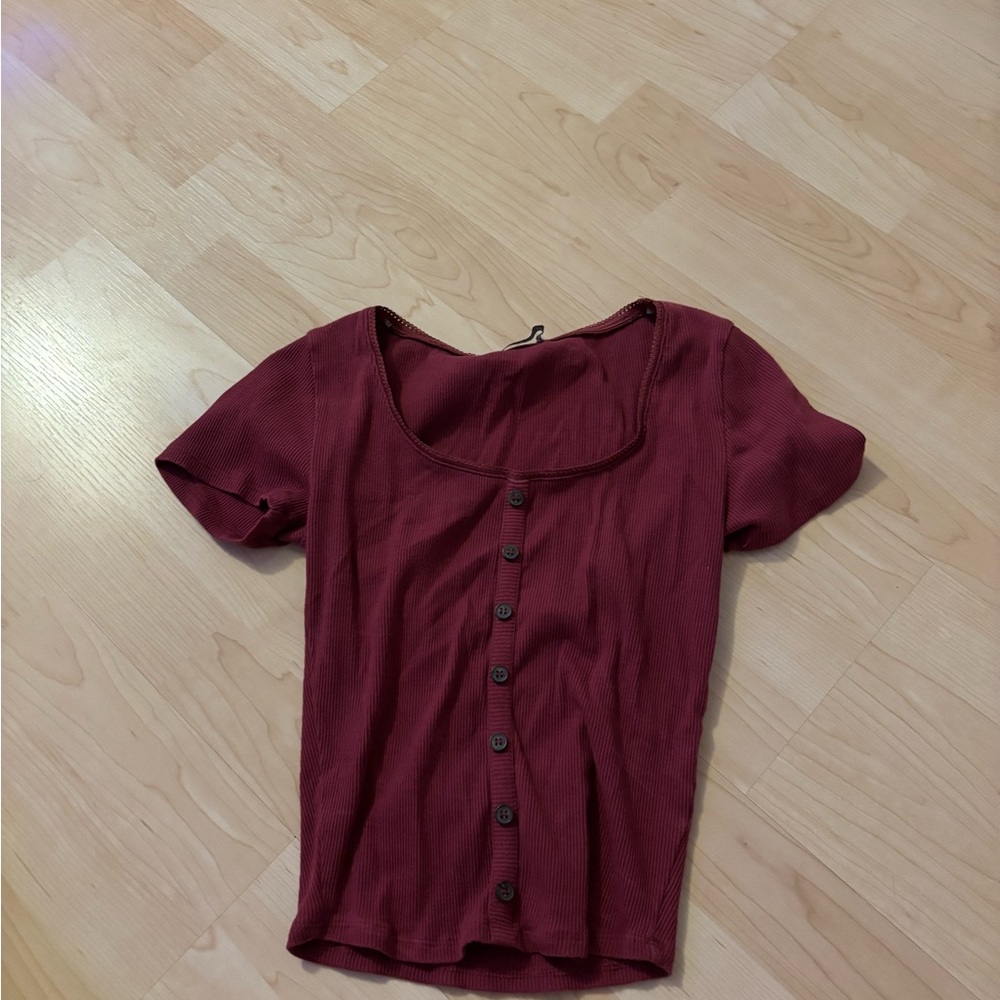Active USA Red Fitted Short Sleeve Button Down Shirt